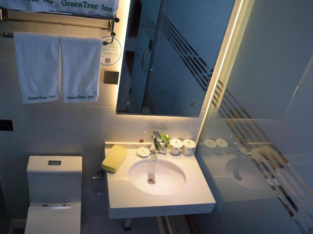 Greentree Inn Zhengzhou Xinzheng City Longhu Town Xiangyun Road Express Hotel Exterior photo